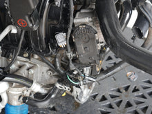 Load image into Gallery viewer, HYUNDAI SANTA FE ENGINE 2017 2018 2019 2020 4CYLINDERS 2.4L GDI G4KJ MOTOR THETA II